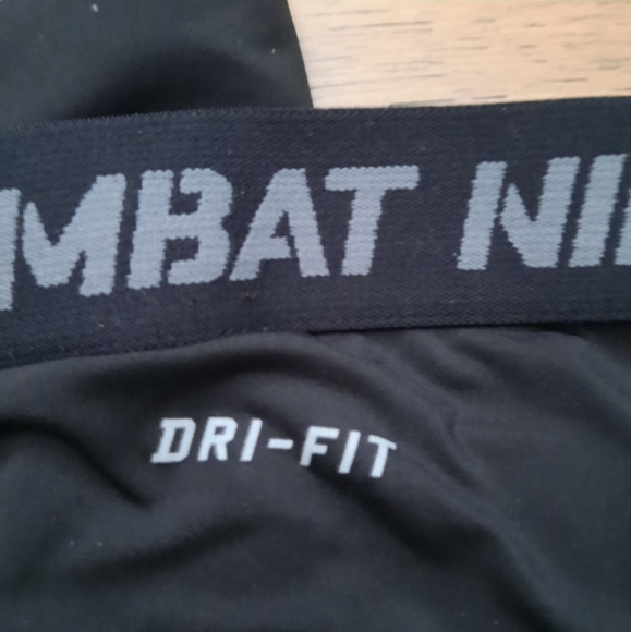 Nike Pro Combat Dri-Fit Compression Tights - Picture 9 of 10